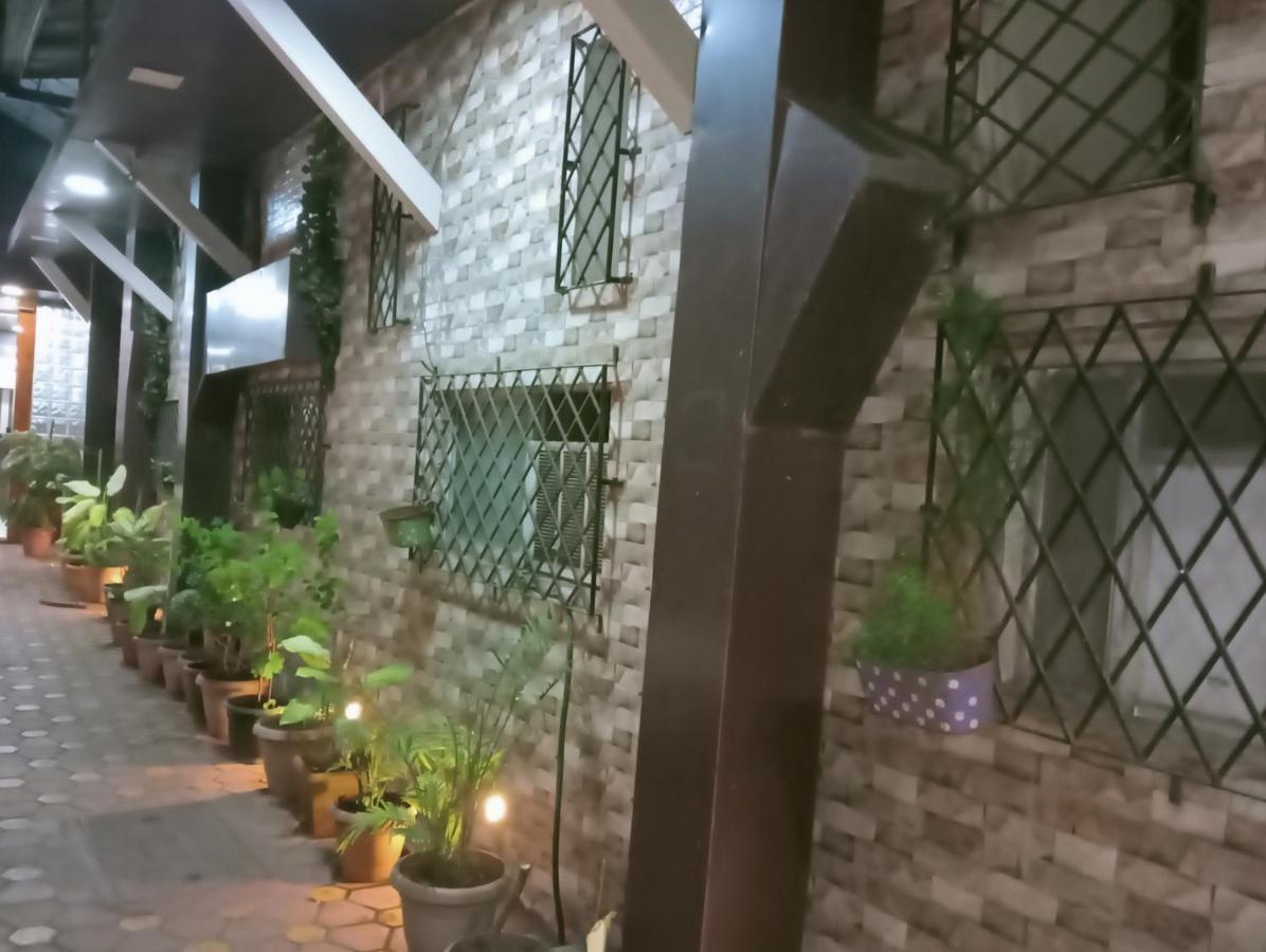 Hotel Qamar Mumbai Exterior foto